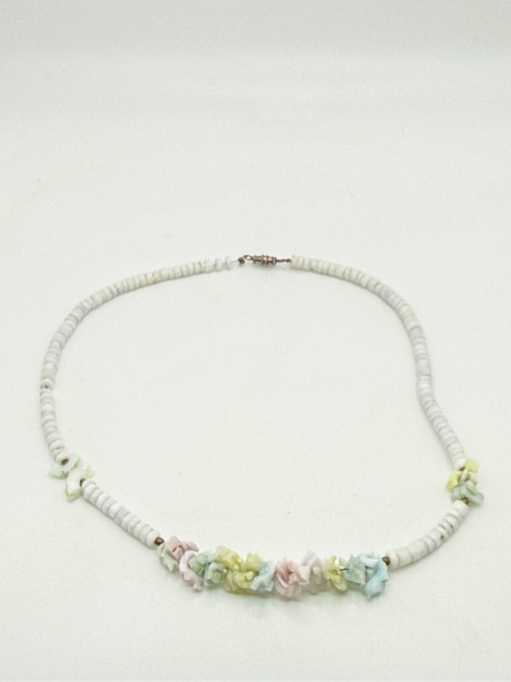 Vintage White Heishi Bead Necklace Pastel Flower Beads 16.5”